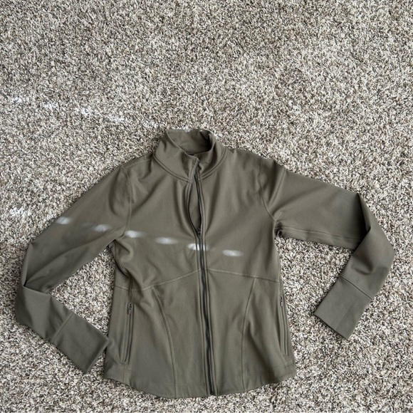 Flare Leggings and Defined Zip Up Set - Picture 5 of 10